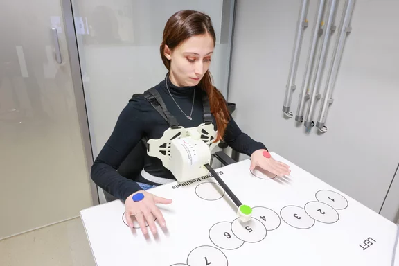 Einen dritten Arm mit der Atmung steuern